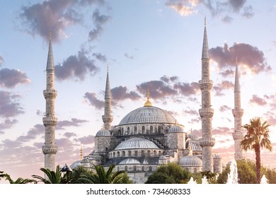 The Blue Mosque or Sultanahmet Camii in Istanbul at sunset