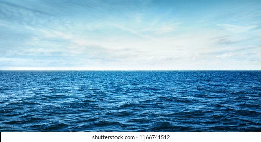 синие океанские волны