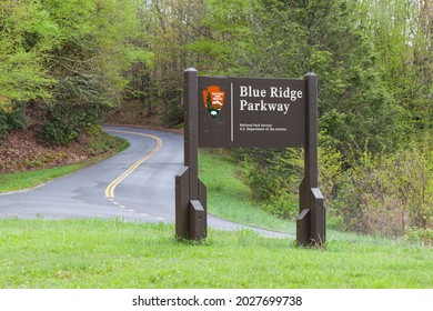 1,730 Blue ridge parkway spring Images, Stock Photos & Vectors