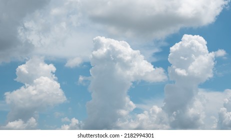 
Blue Sky And Clouds Stratocumulus. 
Beautiful Nature Time Lapse Sunset At Storm Clouds Cumulus.