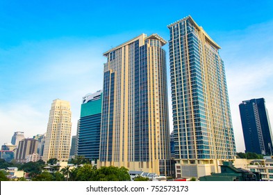 Blue Sky Tall Building Stock Photo 752573173 | Shutterstock