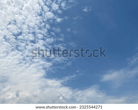 Blue sky view with coulds