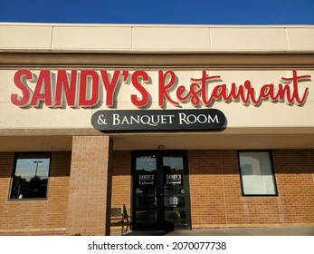 Blue Springs, Missouri USA - November 5 2021: Sign Above Building Entrance For Sandy's Restaurant