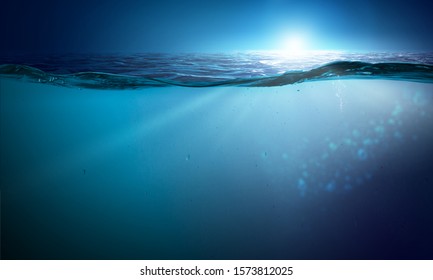 Blau unter Wasser. Gemischte Medien