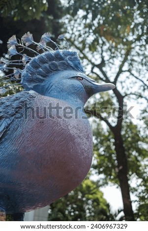 Blue Victoria Crowned Pigeon Sculpture
