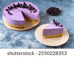 Blueberry cheesecake with freeze-dried currants. No-bake curd cake.