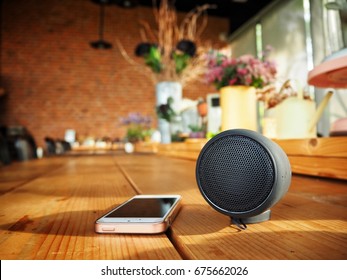 Bluetooth speaker with smart phone