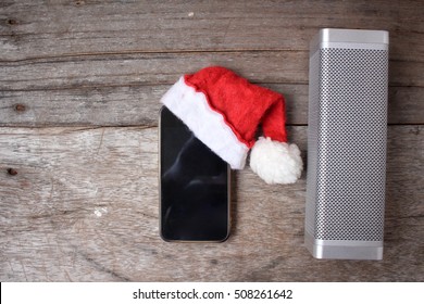 Bluetooth Speaker With Smart Phone And  Christmas Hat