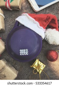 Bluetooth Speaker With Smart Phone And  Christmas  Decoration