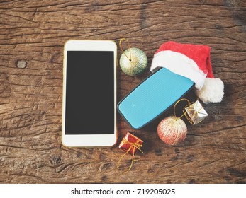 Bluetooth Speaker With Smart Phone And Christmas Hat