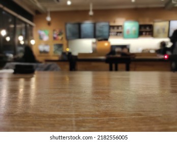 blur background in starbucks coffee shop