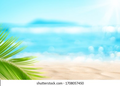 Borrão a folha de palmeira verde bela natureza na praia tropical com fundo abstrato de onda de luz de sol bokeh. Copie o espaço das férias de verão e o conceito de viagens de negócios. Estilo de cor de efeito de filtro de tom vintage