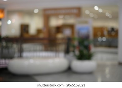 Blur focus of interior of shoppingmall.
