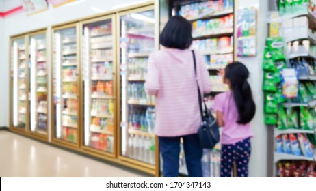 Blur Image Of Customers Choosing To Buy Drinks At Convenience Stores.