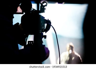 550 Indian Cameraman Images, Stock Photos & Vectors 