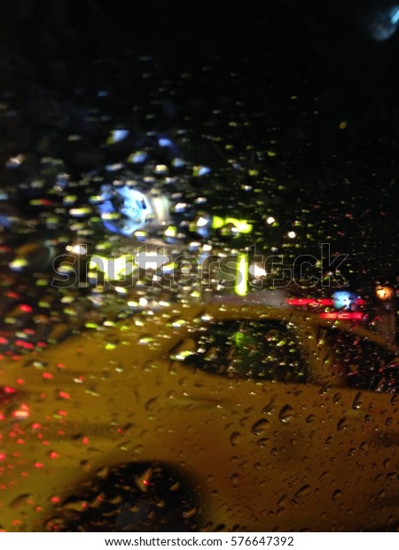blur water drop on car\
window