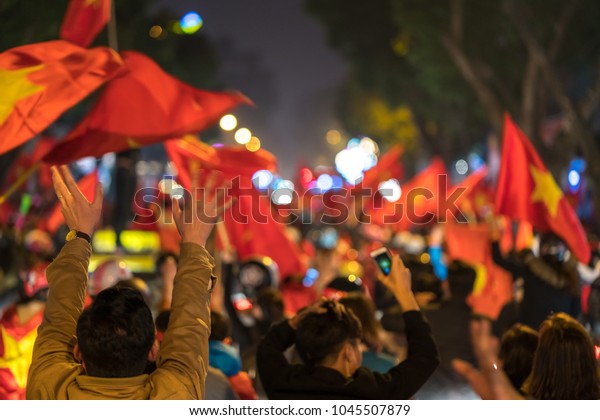 Descubra Fondo Borroso De La Multitud De Imagenes De Stock En Hd Y Millones De Otras Fotos Ilustraciones Y Vectores En Stock Libres De Regalias En La Coleccion De Shutterstock Se Agregan Miles De Imagenes Nuevas De Alta Calidad Todos Los Dias