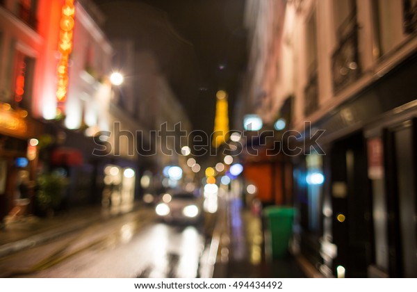blurred background\
Paris