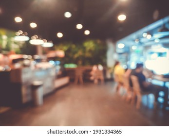 Unscharfe Bilder des Cafés im Café im Inneren und Bokeh-Beleuchtung
