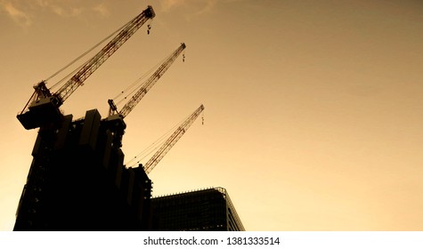 夜 ビル 屋上 の写真素材 画像 写真 Shutterstock