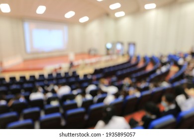 Blurred  of students, audience keynote speaker, people meeting start up business program collaboration discussion and listen in convention hall background concept. event university or campus.