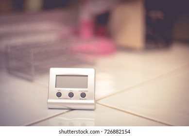 Blurred timer countdown in laboratory.