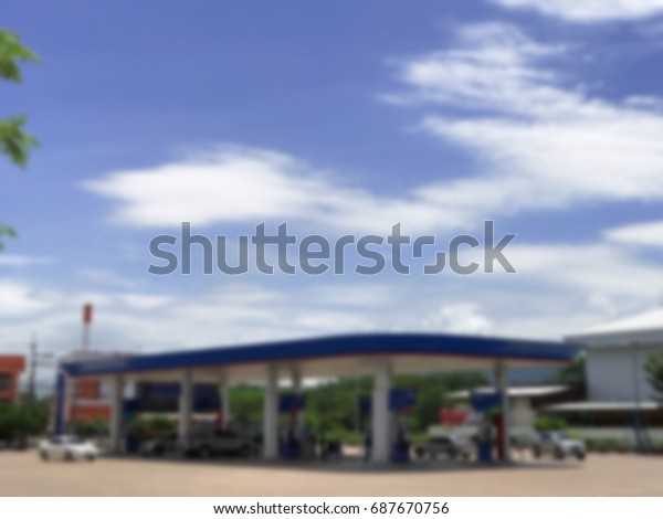Blurry gasoline station\
