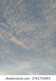 Blurry gray and white cloudy background texture