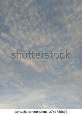 Blurry gray and white cloudy background texture