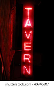 B&M Tavern Sign At Night_8