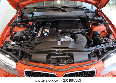 BMW 1M: View Of The Engine, Coupe, In Orange, Year 2011.São Paulo - Brazil - September 2011