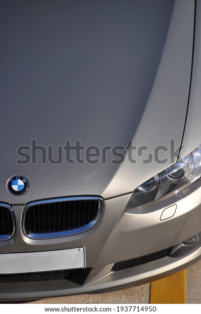 BMW chrome metal\
logo, luxury car in Istanbul city, August 31 2011 Istanbul Pendik\
Turkey used car market