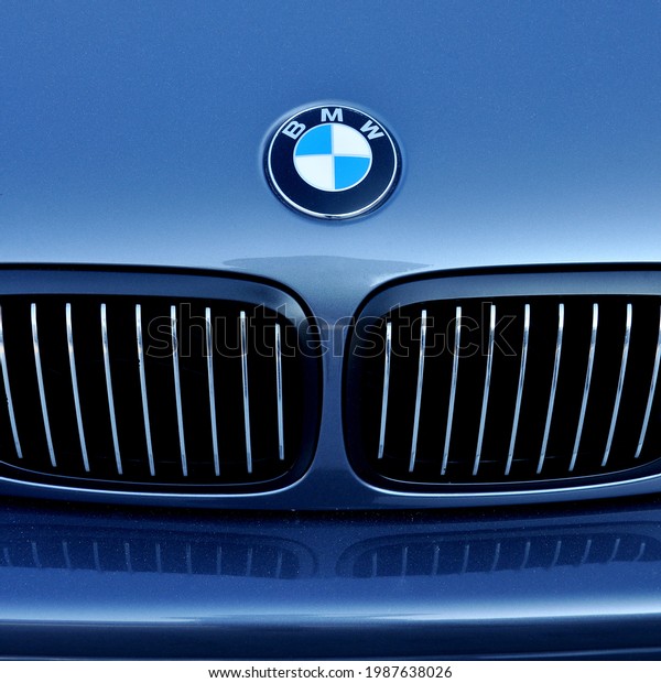 BMW chrome metal\
logo, luxury car in Istanbul city, October 06 2011 Istanbul Pendik\
Turkey used car market