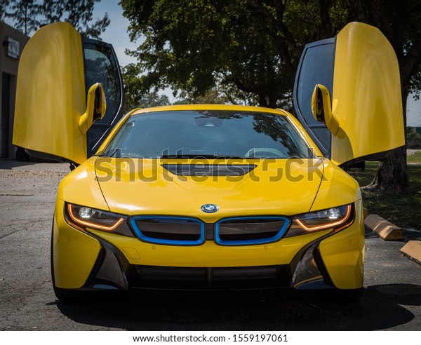 BMW i8 in\
Body tuning shop in  Miami Florida\
2016