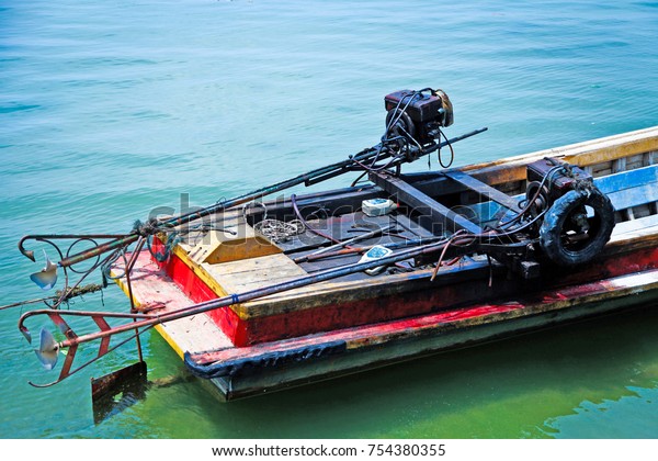 Boat Engine On Long Tail Boat Stock Photo Edit Now 754380355