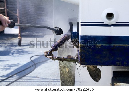 Boat hull cleaning water pressure washer barnacles antifouling and seaweed