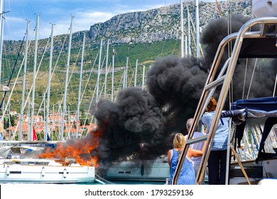 Boat In Marina Caught On Fire