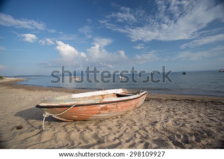 boat on the beach/boat on the beach
