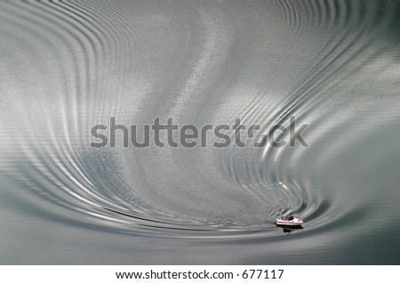 Similar – Ein Shortboard Sportler geht vom Strand auf das wellige Meer um zu Surfen. Blick von der Seite