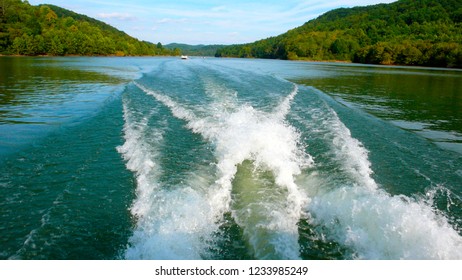 Boat Wake, Burnsville Lake, Braxton County, West Virginia, USA