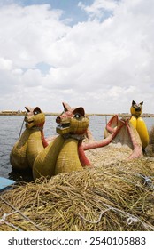 Barcos hechos totora en