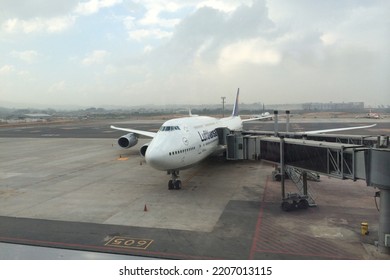 Boeing 747-8 Plane, Lufthansa, São Paulo-Guarulhos International Airport – Governor André Franco Montoro, São Paulo, Brazil, September 2014.