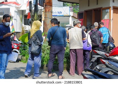 Bogor, Indonesia - August 9th 2022: Community Activities When Taking Care Of The Annual Vehicle Tax Extension At The One Stop Administration Services Office Bogor City Is Always Crowded Every Day