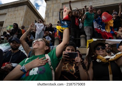 Bogotá, Bogota Colombia 08 07 2022: Colombians Cheer At The Inauguration Of President Gustavo Petro