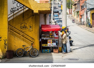 Bogota, Colombia. 5th August, 2022: Food Vendor Located In A Street Of Downtown Bogota