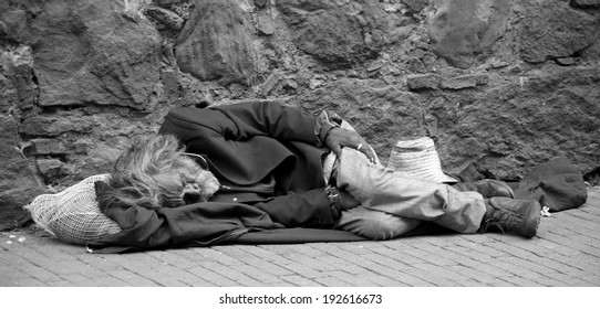 699 Homeless man asleep Images, Stock Photos & Vectors | Shutterstock