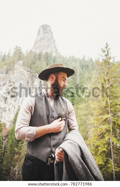 hat for groom