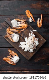 Boiled Blue Swimming Crab Meat Set, On Wooden Cutting Board, On Dark Wooden Background, Top View Flat Lay