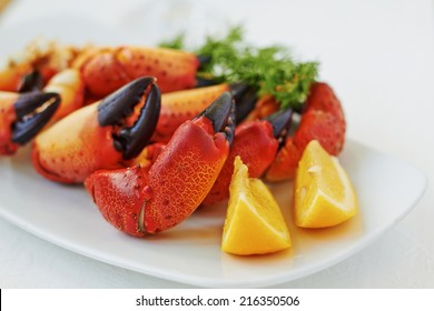 Boiled  crab claws with lemon and dill