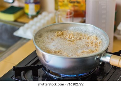 Boiled Instant Noodles  Stainless Steel Pan